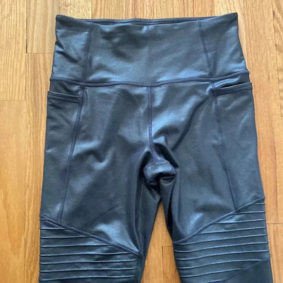 ATHLETA Inclination Moto Tight sz S metallic dark grey excellent pre owned cond - Picture 2 of 8